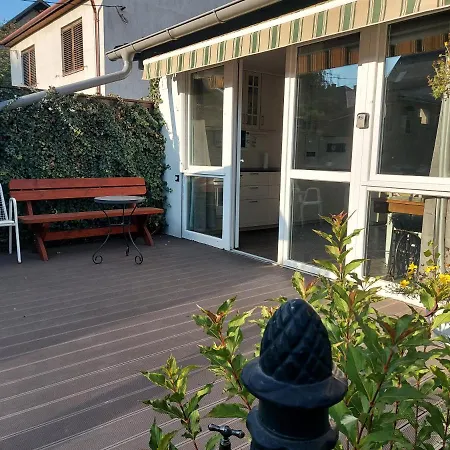 Apartament 2+2szemelyes Apartman Kerttel