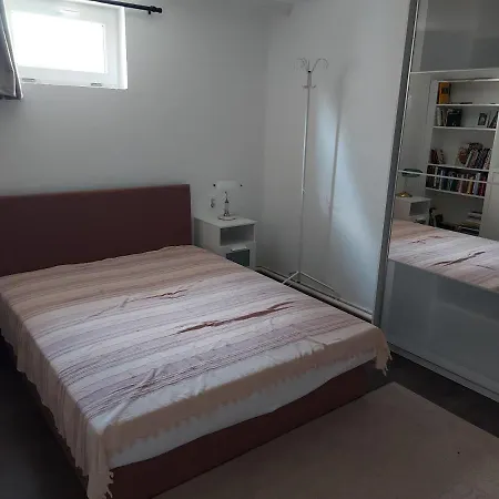 2+2szemelyes Apartman Kerttel Διαμέρισμα Székesfehérvár