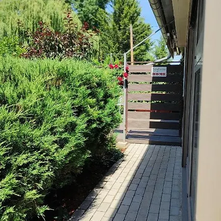 Διαμέρισμα 2+2szemelyes Apartman Kerttel